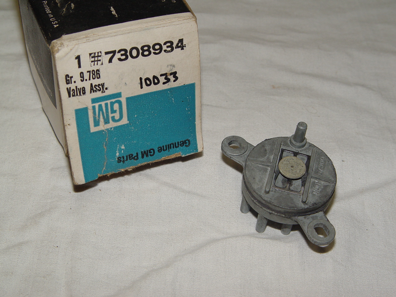 196970 Chev Heater & AC Vacuum Control Valve Assembly